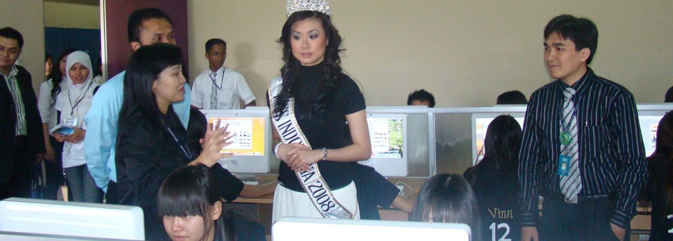 @MacLab with Miss Indonesia 2008